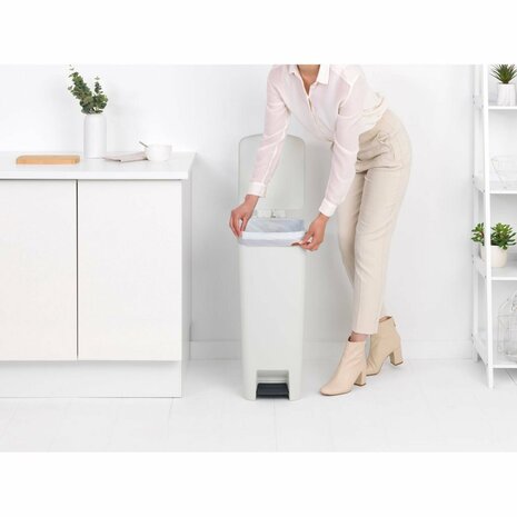 Brabantia Stepup Pedaalemmer 40L Lichtgrijs